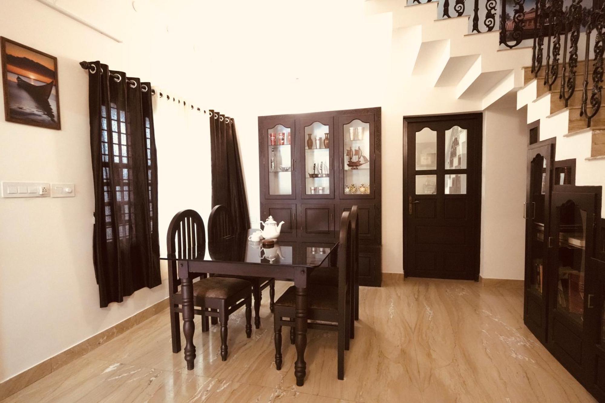 Daffodils Inn Alappuzha Bagian luar foto