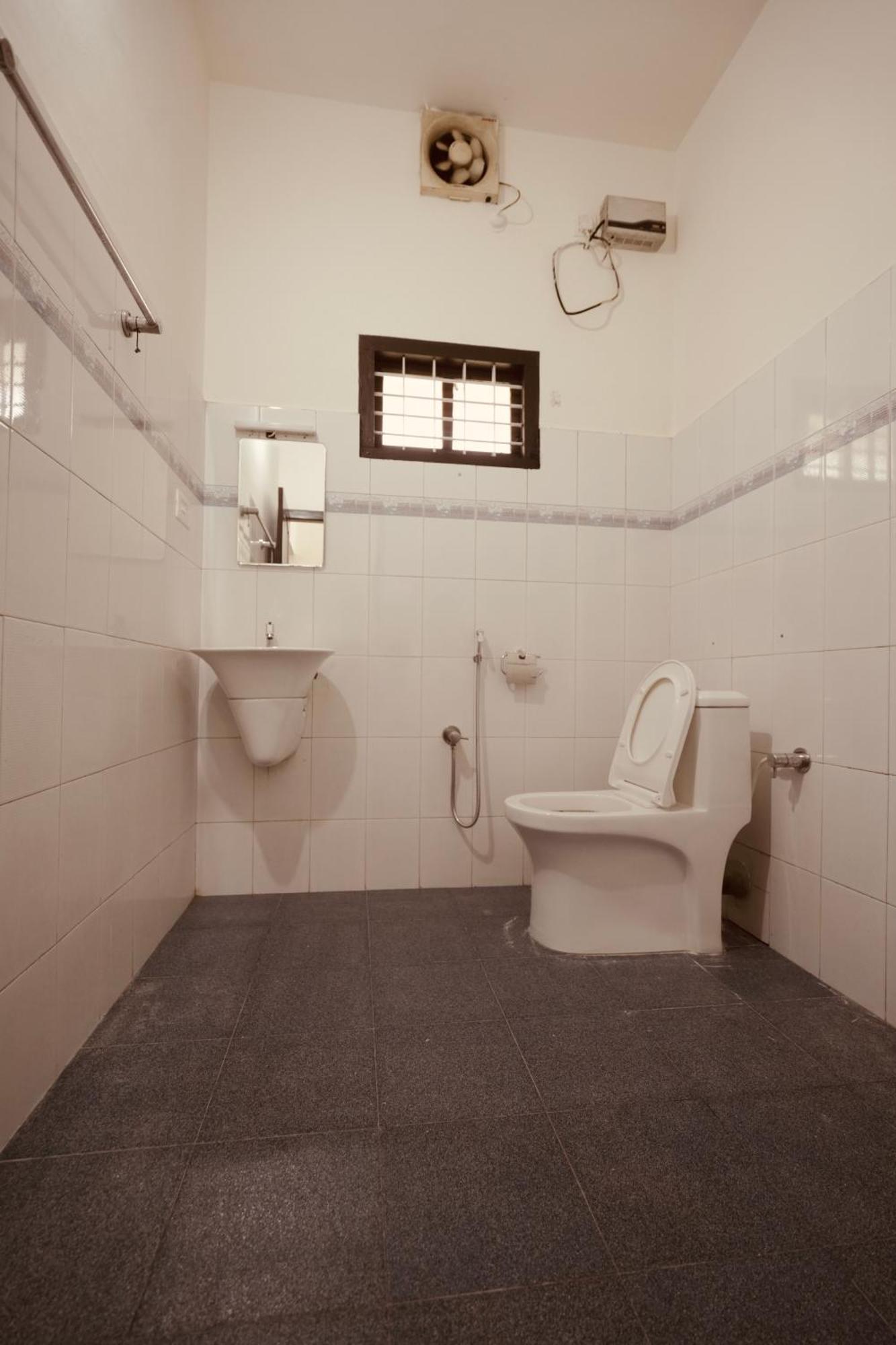 Daffodils Inn Alappuzha Bagian luar foto