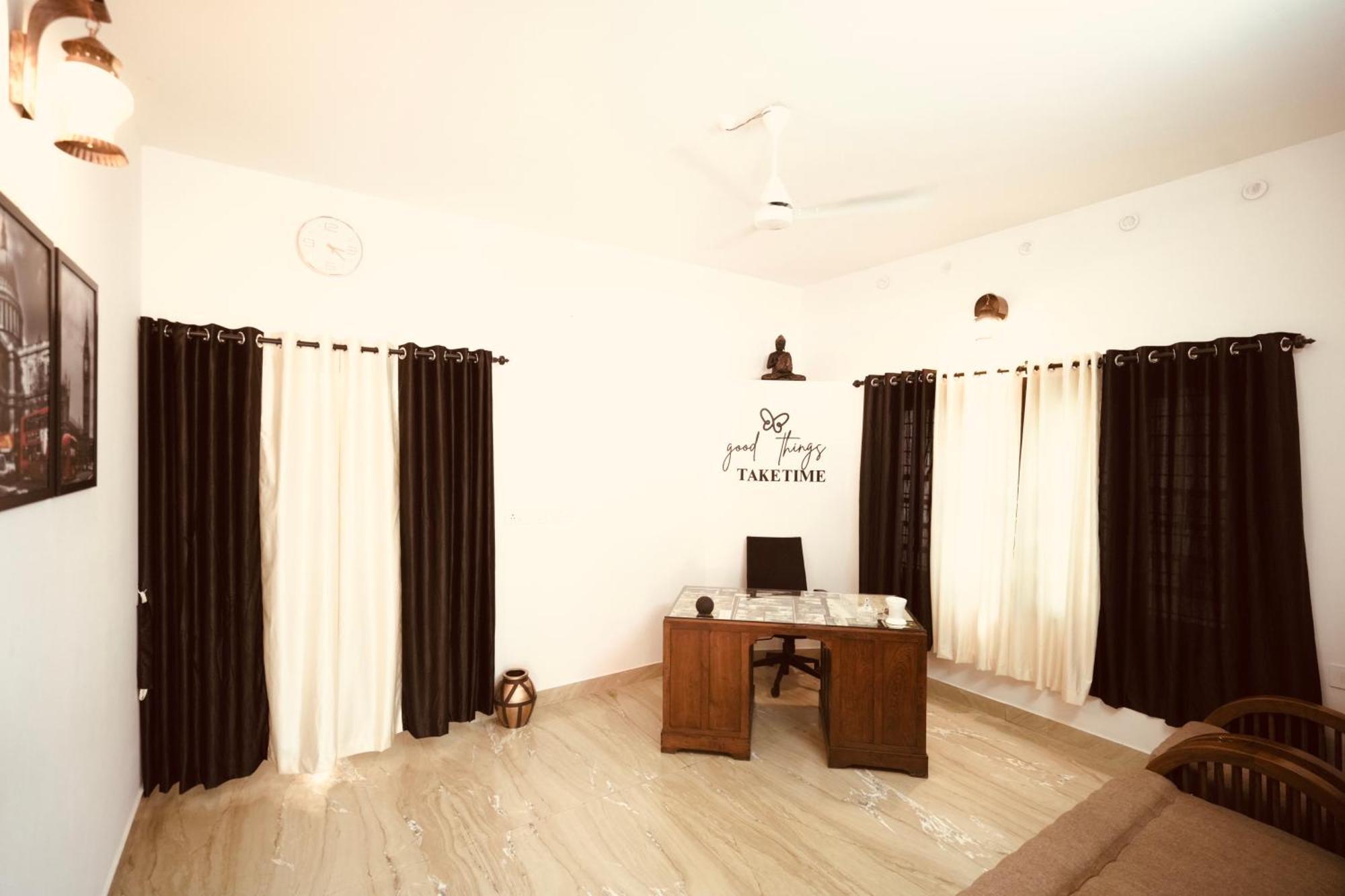 Daffodils Inn Alappuzha Bagian luar foto