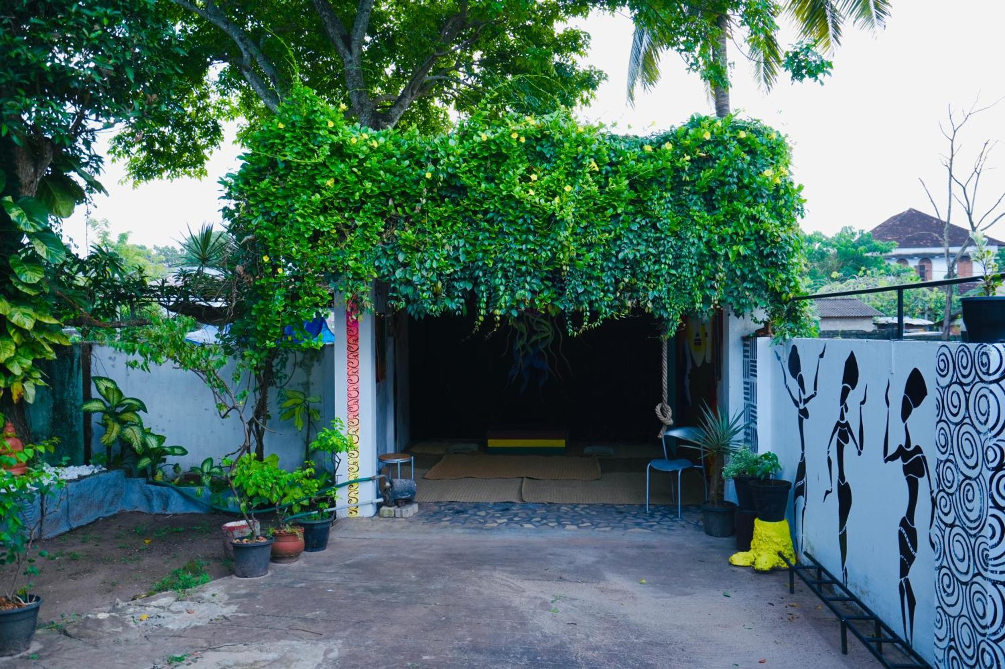 Daffodils Inn Alappuzha Bagian luar foto