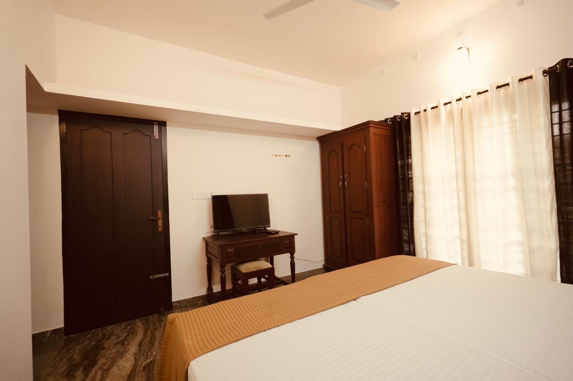 Daffodils Inn Alappuzha Bagian luar foto
