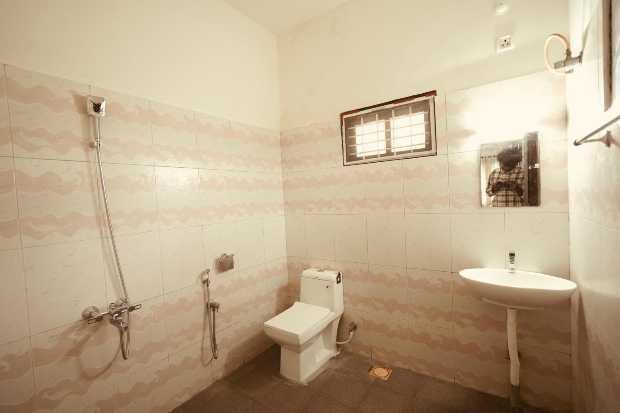 Daffodils Inn Alappuzha Bagian luar foto